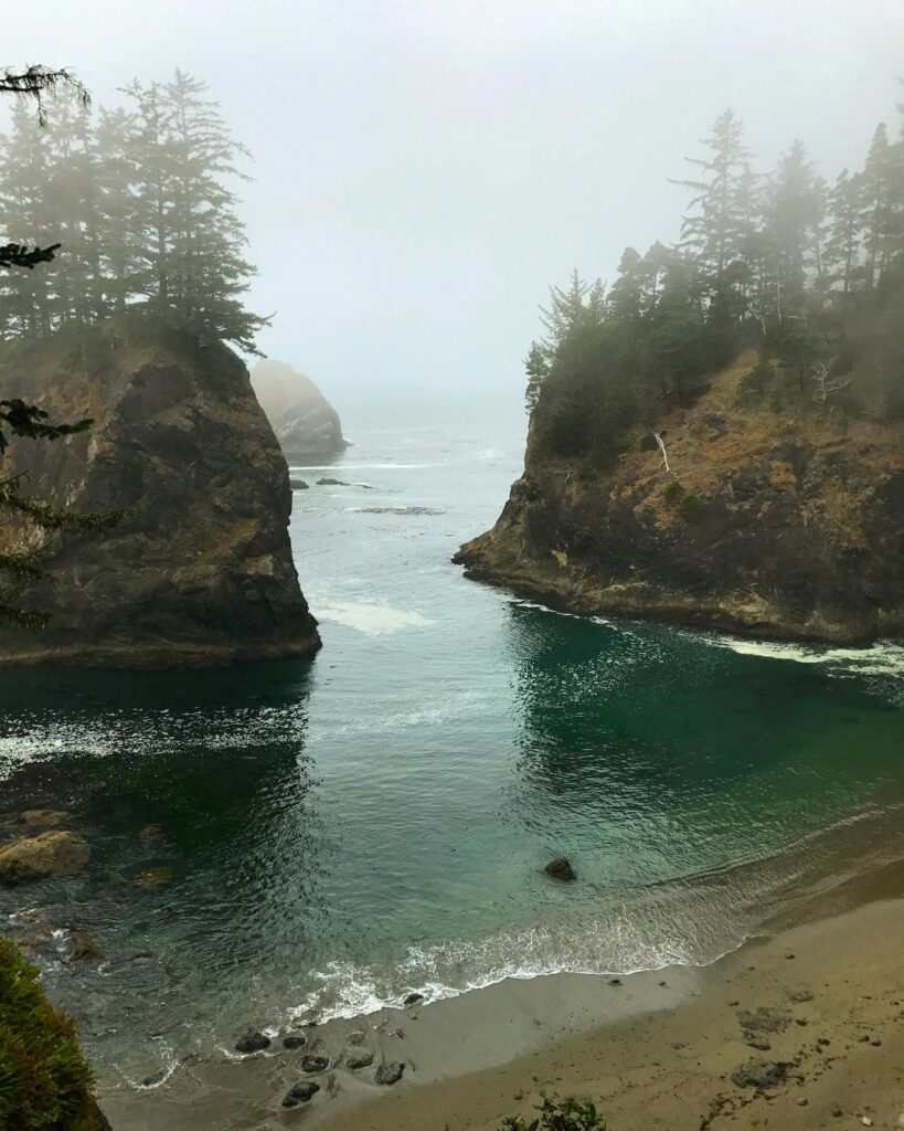 Oregon Elopement Photographer